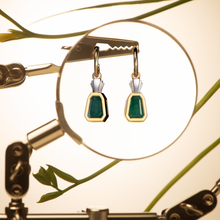 Carregar imagem no visualizador da galeria, Brinco Frasco Trapézio Esmeralda