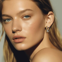 Carregar imagem no visualizador da galeria, Brinco Must Celebrate