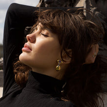 Carregar imagem no visualizador da galeria, Brinco Escama Ametista e Citrino