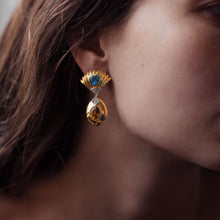 Carregar imagem no visualizador da galeria, Brinco Escama Topázio e Citrino
