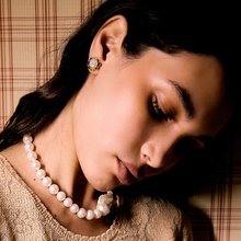 Carregar imagem no visualizador da galeria, Brinco Flor Aroma Diamante