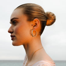 Carregar imagem no visualizador da galeria, Brinco Argola Gotas