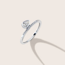 Carregar imagem no visualizador da galeria, Anel Solitário Diamante Gota