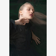 Carregar imagem no visualizador da galeria, Brinco Floating Diamonds