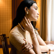 Carregar imagem no visualizador da galeria, Brinco Flor Aroma Pérola
