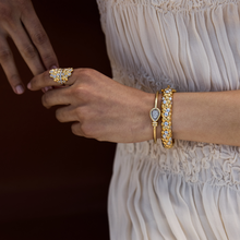 Carregar imagem no visualizador da galeria, Pulseira Trama Amarela e Branca
